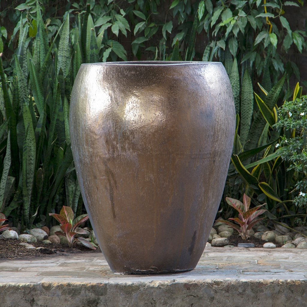 Bronze glazed ggg-shaped planter
