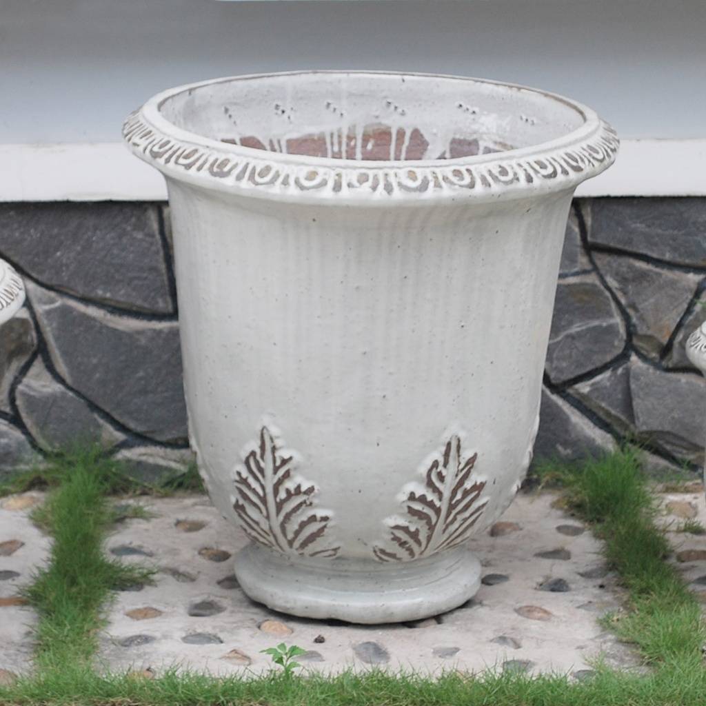8610 Leaf Relief Pedestal Planter