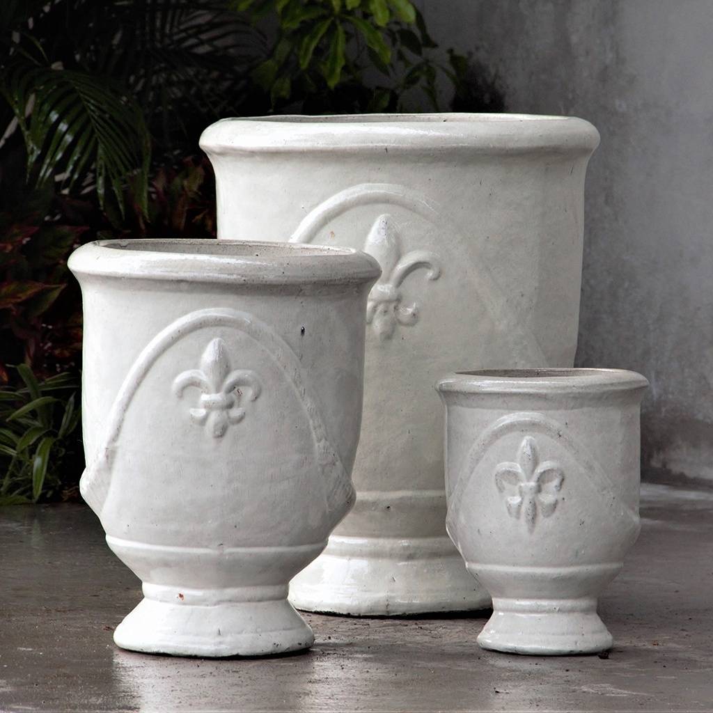 Bulk Classic white ceramic urn planter set with an embossed Fleur-de-Lis design