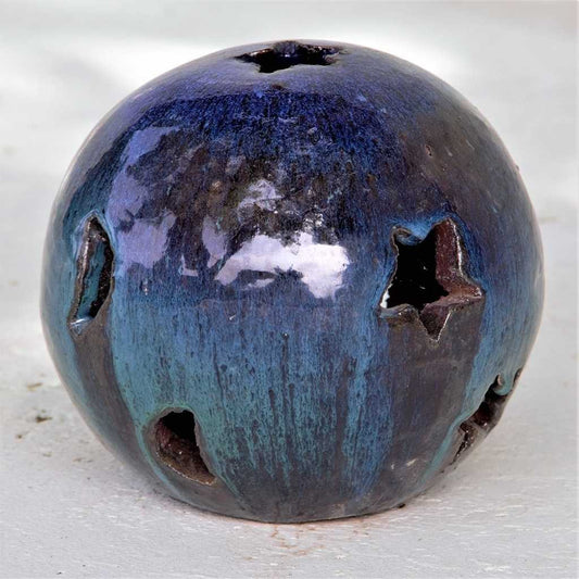 5008 Star Cut Globe Garden Décor