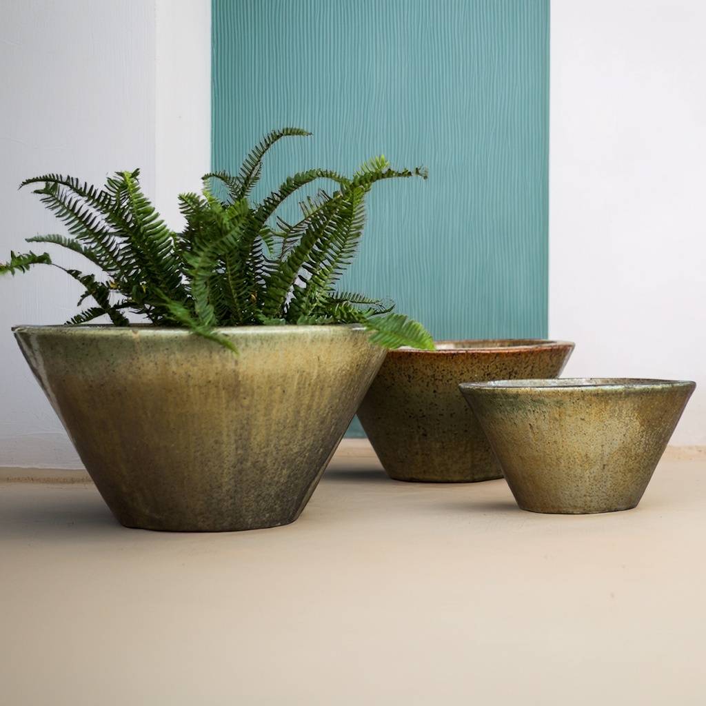 Wholesale Sage green cone-shaped ceramic low bowl planters with wide rims