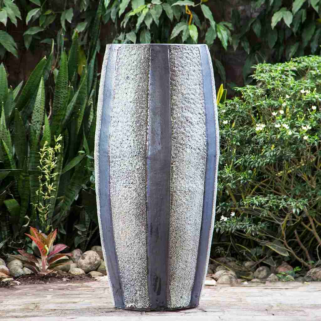Wholesale Textured white stone-finish ceramic planter with vertical gray stripes