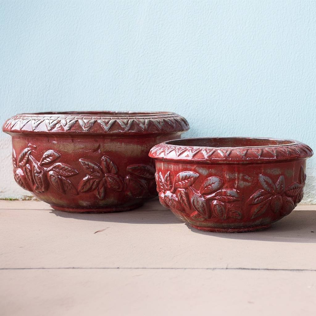 Wholesale Reddish-brown distressed bowl planter with embossed Tuscany leaf pattern