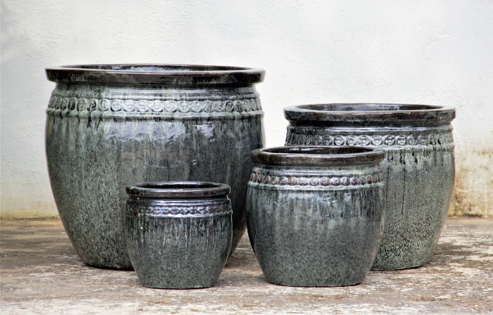 Gray Wide round embossed planter